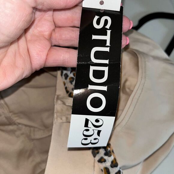 Studio 253 tan capri pants ribbon belt 10 NWT - Picture 6 of 6